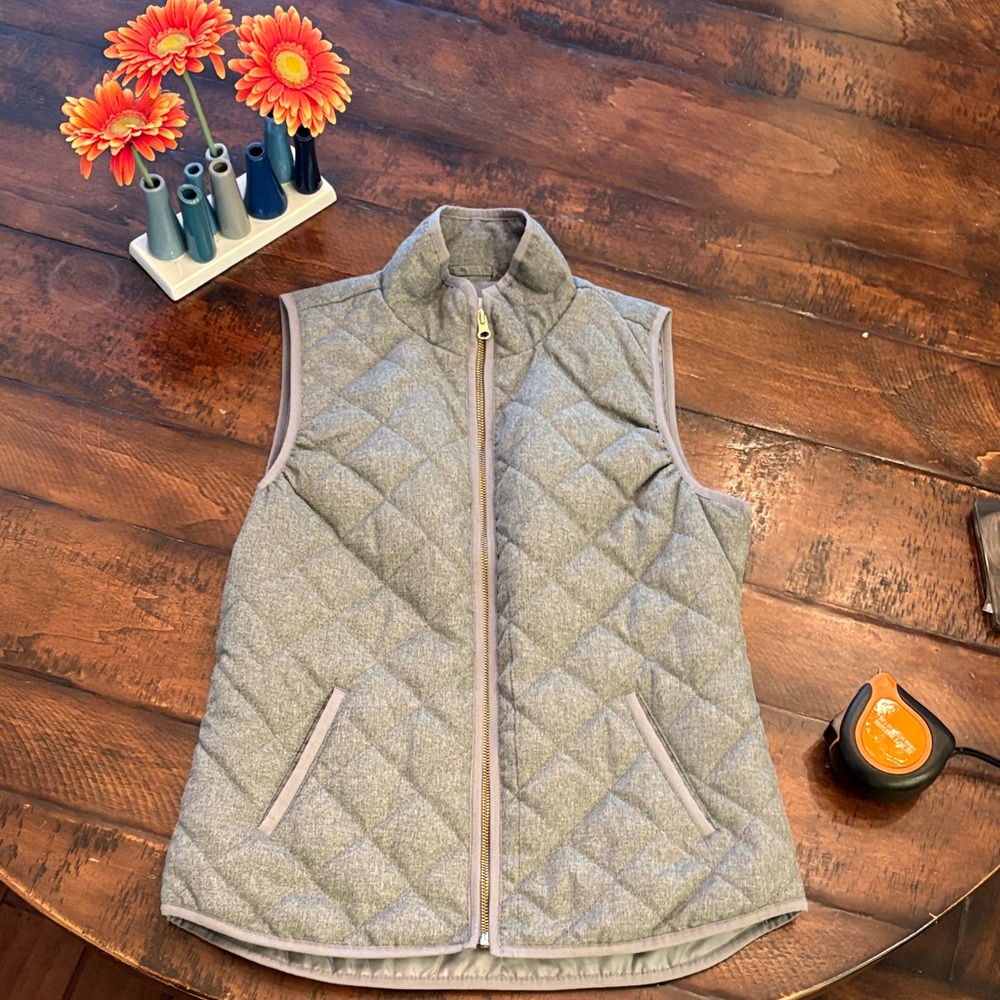 NWOT Old Navy vest grey quilted small
